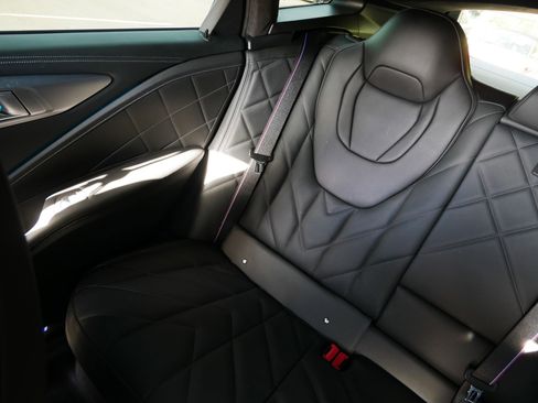 Used 2025 BMW XM image 18