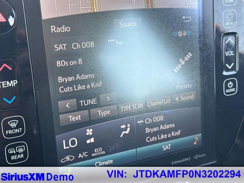 Used 2022 Toyota Prius Prime XLE FWD image 32