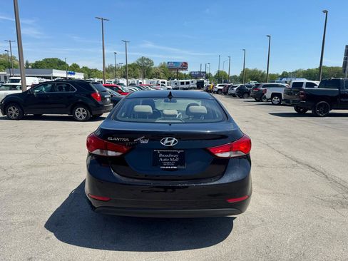 Used 2016 Hyundai Elantra SE image 3