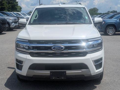 Used 2024 Ford Expedition Limited AWD/4WD image 2