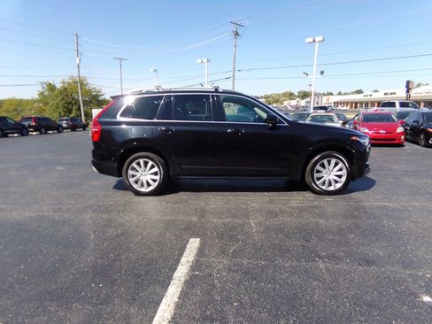 Used 2016 Volvo XC90 T6 Momentum w/ Momentum Plus Package image 6