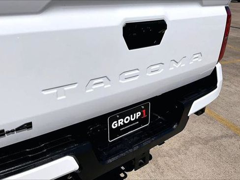 Certified 2024 Toyota Tacoma TRD Off-Road AWD/4WD image 31
