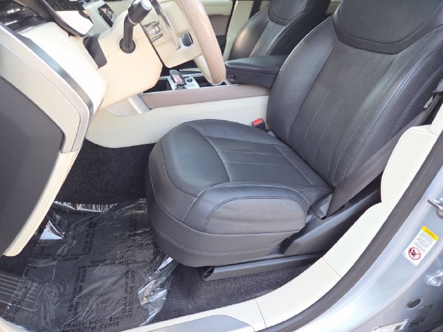 Used 2023 Land Rover Range Rover SE AWD/4WD image 8