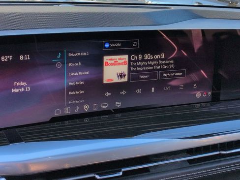 Certified 2025 Cadillac Escalade ESV Premium Luxury image 16