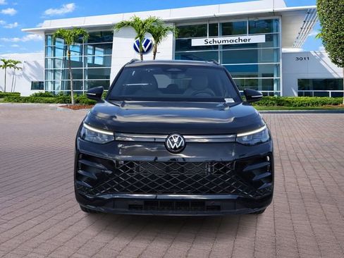New 2026 Volkswagen Tiguan SE R-Line FWD image 2