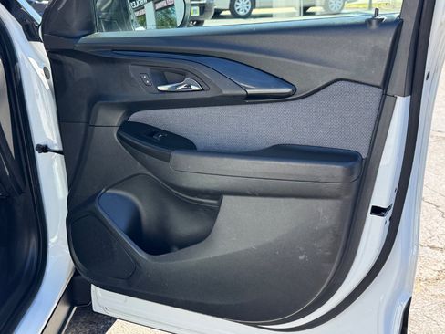 Used 2022 Chevrolet TrailBlazer LS FWD image 19
