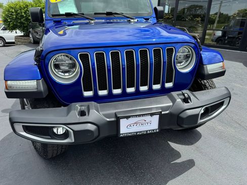 Used 2020 Jeep Wrangler Unlimited Sahara AWD/4WD image 33