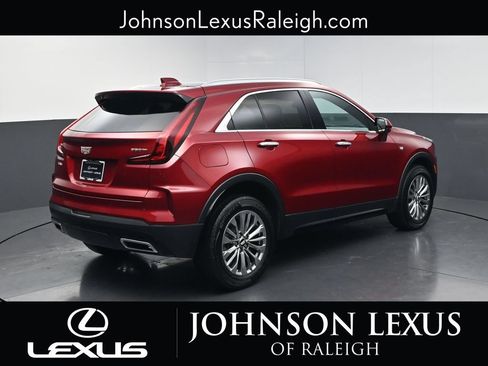Used 2025 Cadillac XT4 Premium Luxury FWD image 9
