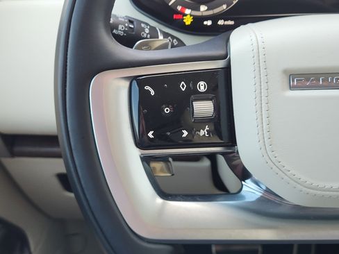 Used 2024 Land Rover Range Rover Long Wheelbase SE image 29