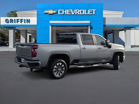 Used 2025 Chevrolet Silverado 2500 LT image 4