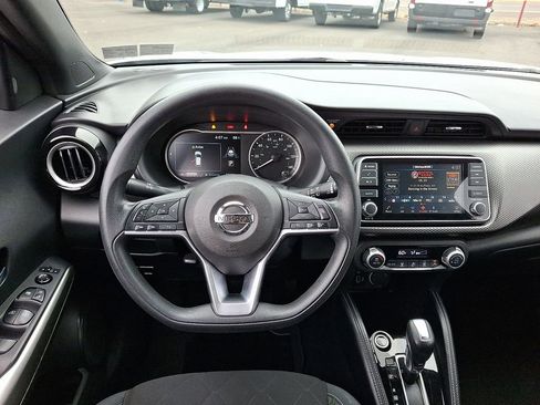 Certified 2020 Nissan Kicks SV image 13