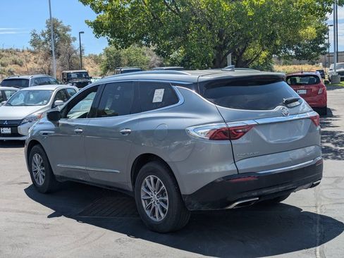 Used 2024 Buick Enclave Premium image 5