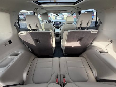 Used 2019 GMC Acadia Denali w/ Technology Package image 12