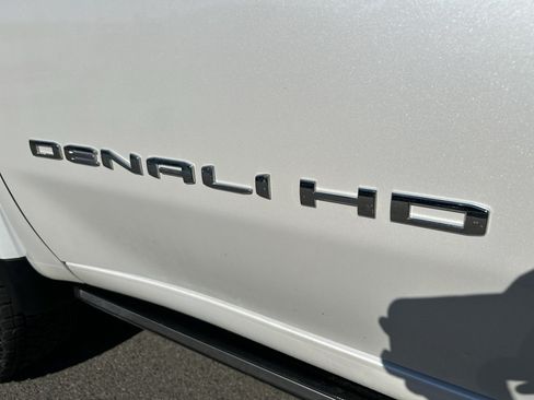 Used 2025 GMC Sierra 3500 Denali Ultimate AWD/4WD image 8