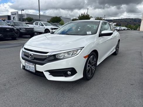Used 2017 Honda Civic EX-T image 2