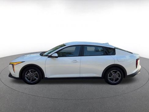 Used 2025 Kia K4 LXS image 9