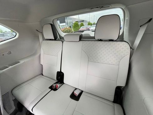 Used 2024 GMC Acadia Denali FWD image 26