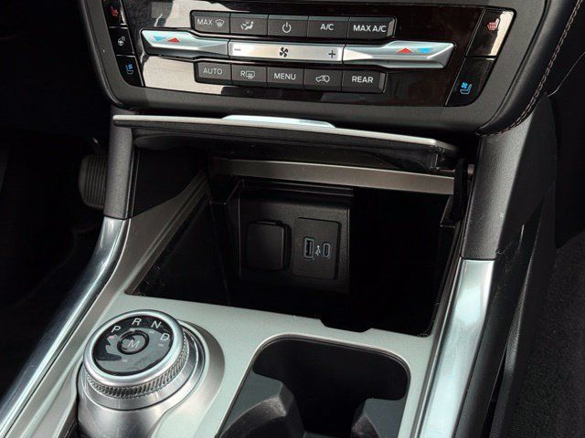 Certified 2020 Ford Explorer Platinum w/ Premium Technology Package AWD/4WD image 28