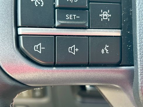 Used 2025 Ford F150 Lariat AWD/4WD image 17
