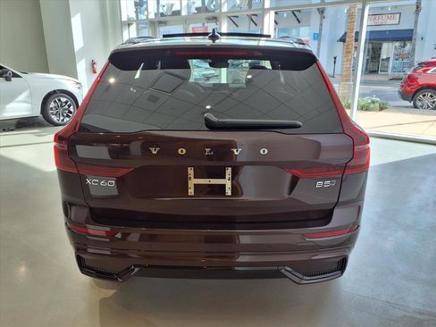 New 2026 Volvo XC60 B5 Core w/ Protection Package image 6