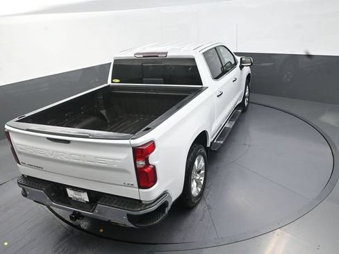 Used 2021 Chevrolet Silverado 1500 LTZ w/ Z71 Off-Road Package AWD/4WD image 17