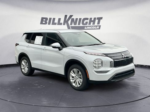Used 2025 Mitsubishi Outlander ES AWD/4WD image 7