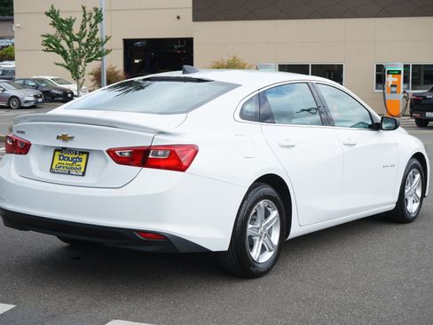 Used 2022 Chevrolet Malibu LS w/ LPO, Floor Liner Package FWD image 3