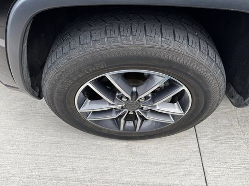 Used 2019 Jeep Grand Cherokee Limited w/ Luxury Group II image 7