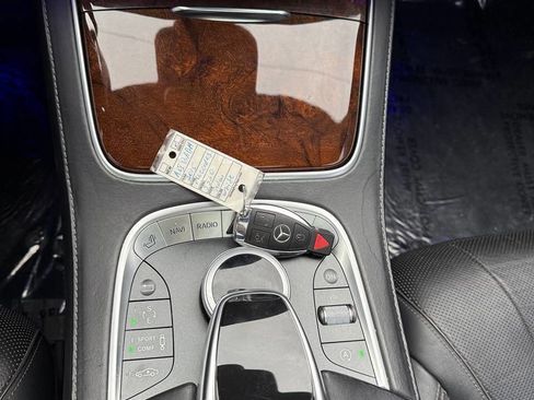 Used 2015 Mercedes-Benz S 550 Sedan image 23