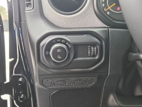 New 2026 Jeep Gladiator Sport image 18