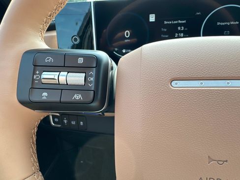 Used 2025 Hyundai Santa Fe Limited image 12