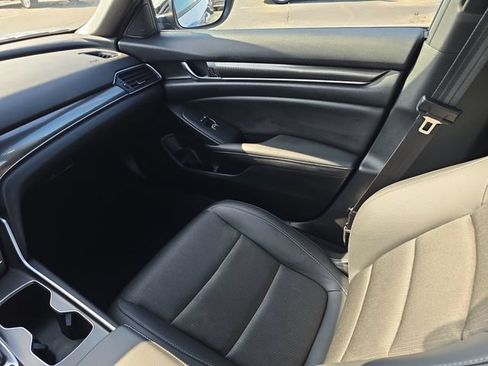 Used 2021 Honda Accord Sport image 11