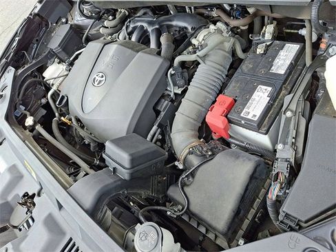 Used 2022 Toyota Highlander XLE image 29