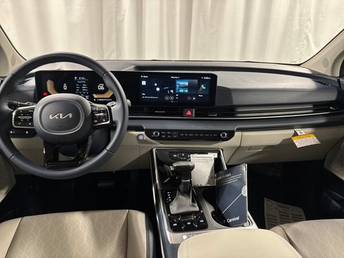 New 2026 Kia Carnival EX FWD image 17