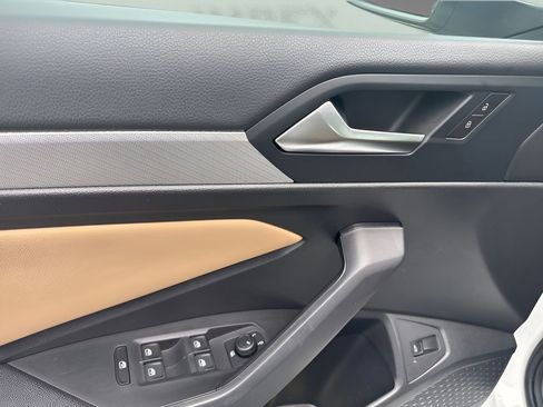 Used 2019 Volkswagen Jetta SE w/ Cold Weather Package FWD image 26