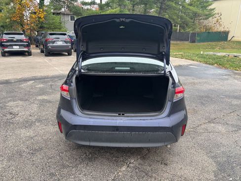 Used 2025 Toyota Corolla LE image 29