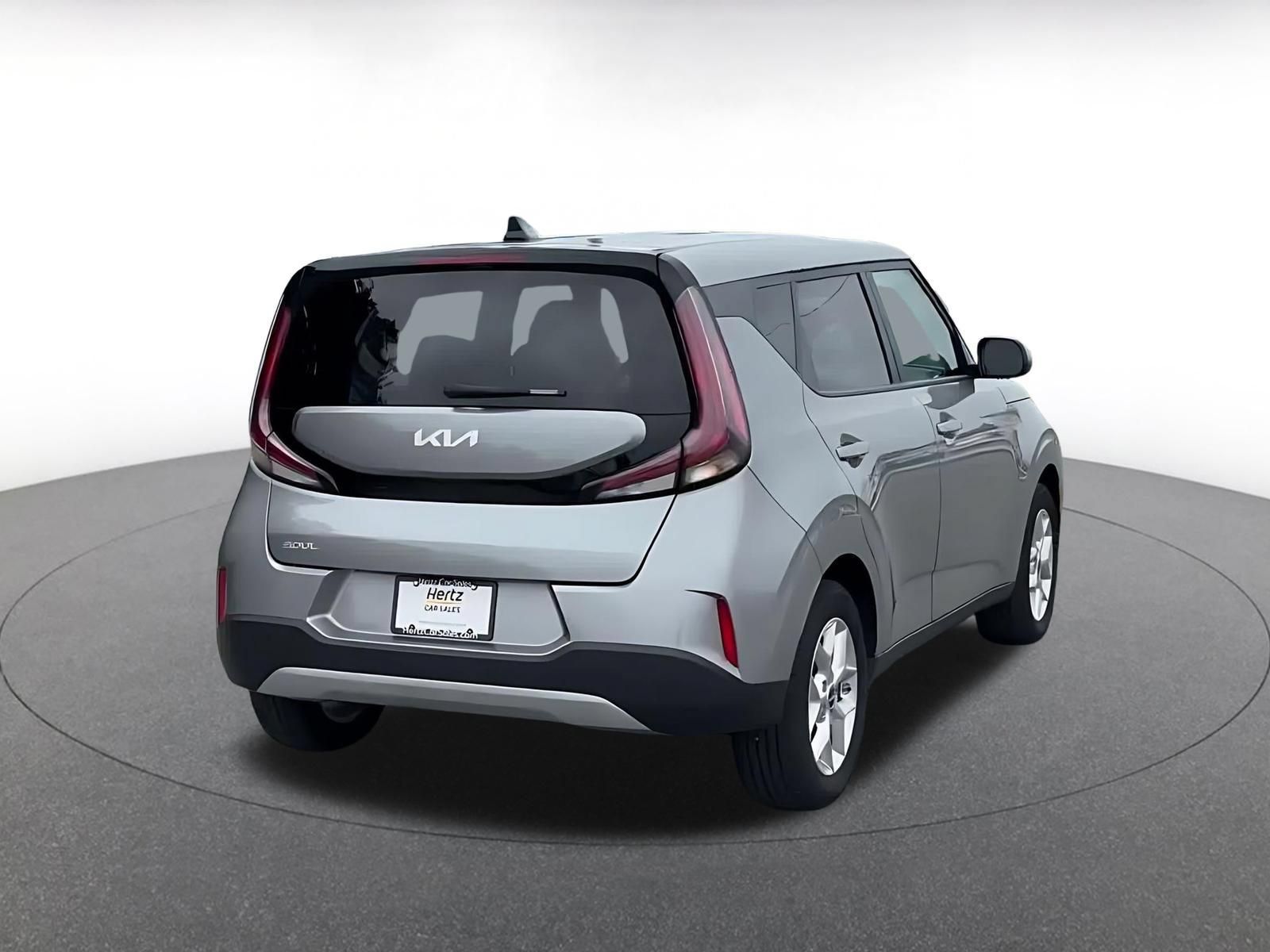 Used 2025 Kia Soul LX w/ LX Technology Package FWD image 13