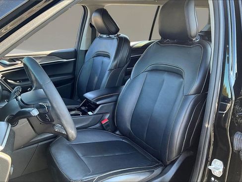 Used 2023 Jeep Grand Cherokee L Limited w/ Black Appearance Package image 21