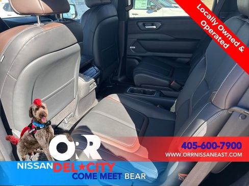 New 2025 Nissan Armada SL w/ Captain's Chari Seat Package image 11