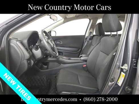 Used 2017 Honda HR-V LX image 11