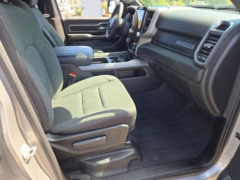 Used 2025 RAM 1500 Big Horn AWD/4WD image 7
