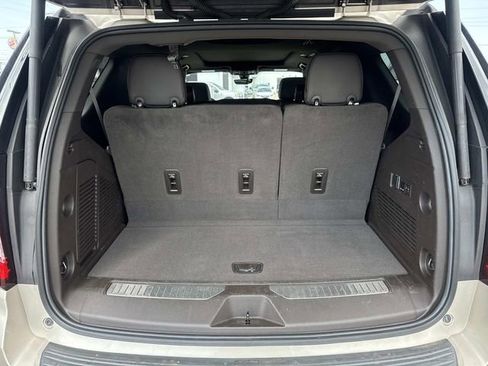 Used 2021 GMC Yukon Denali w/ Denali Premium Package image 10