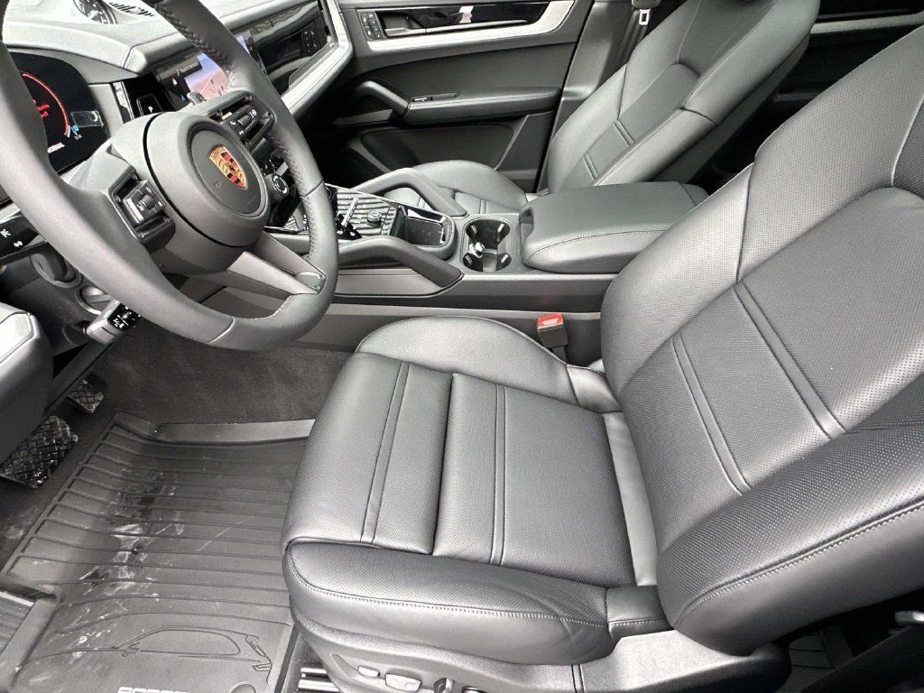 Used 2026 Porsche Cayenne Coupe AWD/4WD image 19