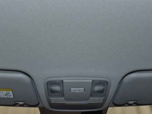 Used 2025 Kia Soul LX w/ LX Technology Package FWD image 32