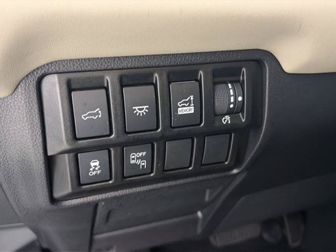 Used 2022 Subaru Ascent Touring AWD/4WD image 9