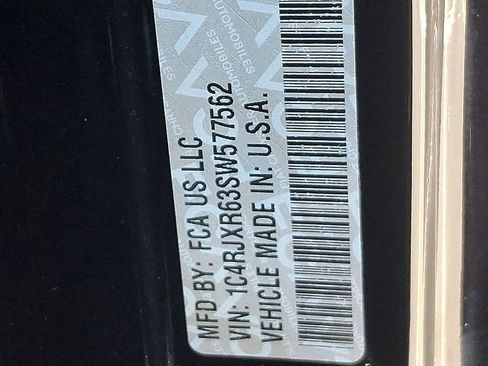 Used 2025 Jeep Wrangler Unlimited Rubicon 4xe w/ Safety Group AWD/4WD image 27