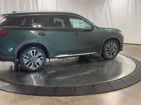 Certified 2026 INFINITI QX60 Luxe w/ Family Package image 2