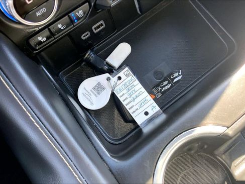 Used 2024 GMC Yukon SLT image 14