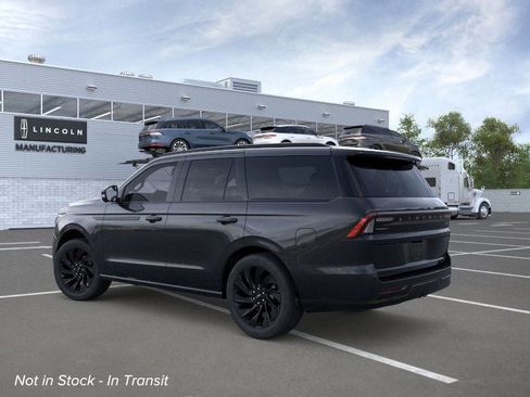 New 2026 Lincoln Navigator Reserve image 4