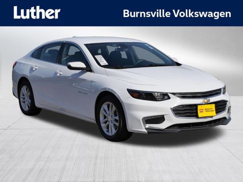 Used 2017 Chevrolet Malibu LT image 1
